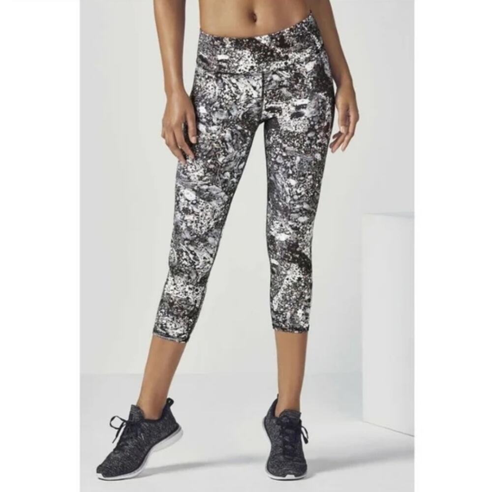 FABLETICS Salar Capri Gilded Granite Black Size Small